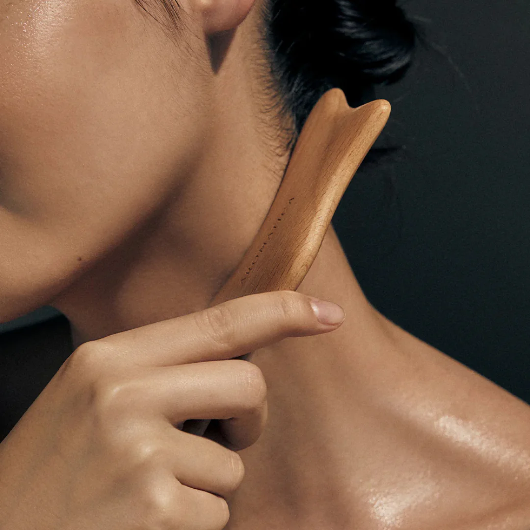 Dolphin Face & Body Massager - Image 4