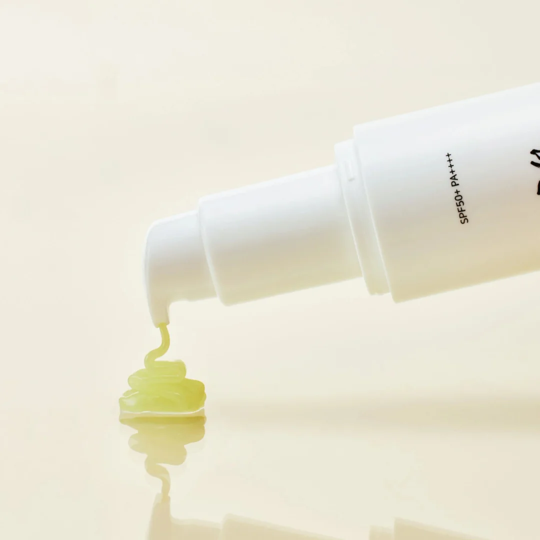 Ginseng Moist Sun Serum SPF50+ - Image 3
